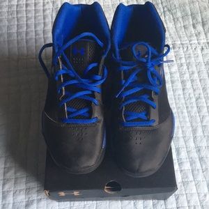 Under Armour boy basketball shoes